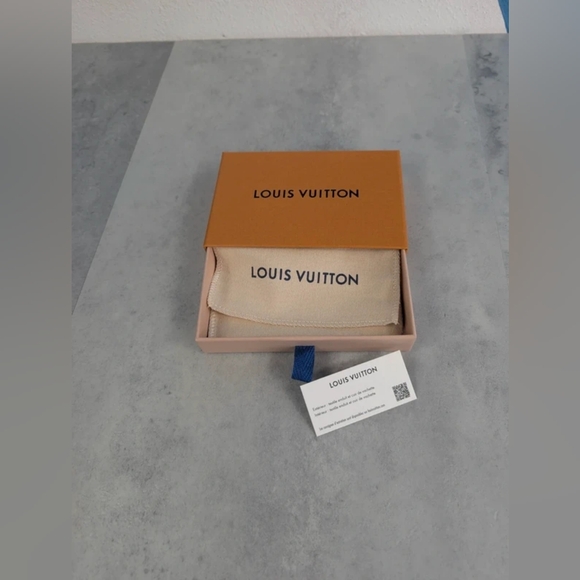 Louis Vuitton Double Card Holder - Picture 6 of 6